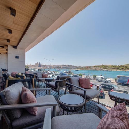 Land&apos;s End Boutique Hotel